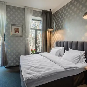 Day Hotel